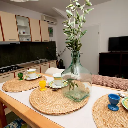 Stars And Olives Retreat Apartment Valtura