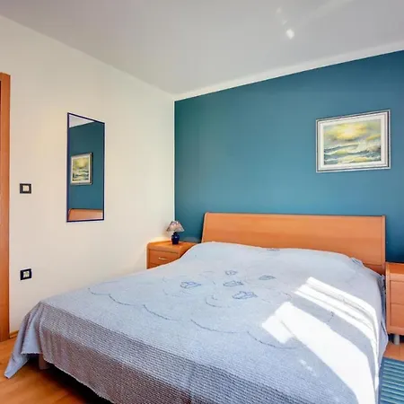 Stars And Olives Retreat Apartment Valtura