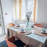 Stars And Olives Retreat *