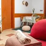 Stars And Olives Retreat *