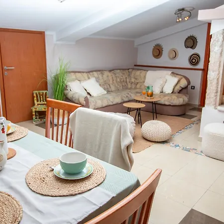 Stars And Olives Retreat 公寓